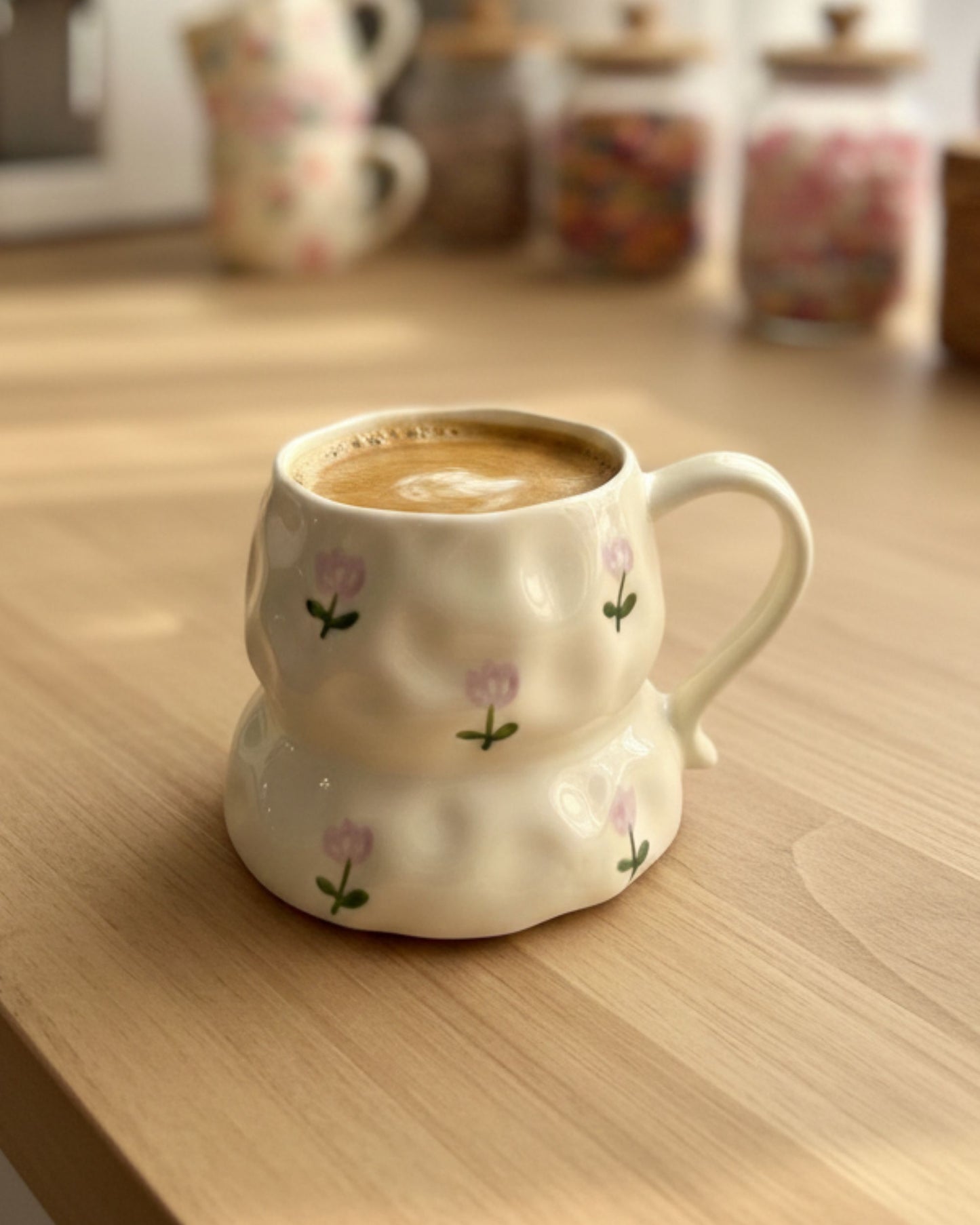 مج سيراميك ورد بنفسجي