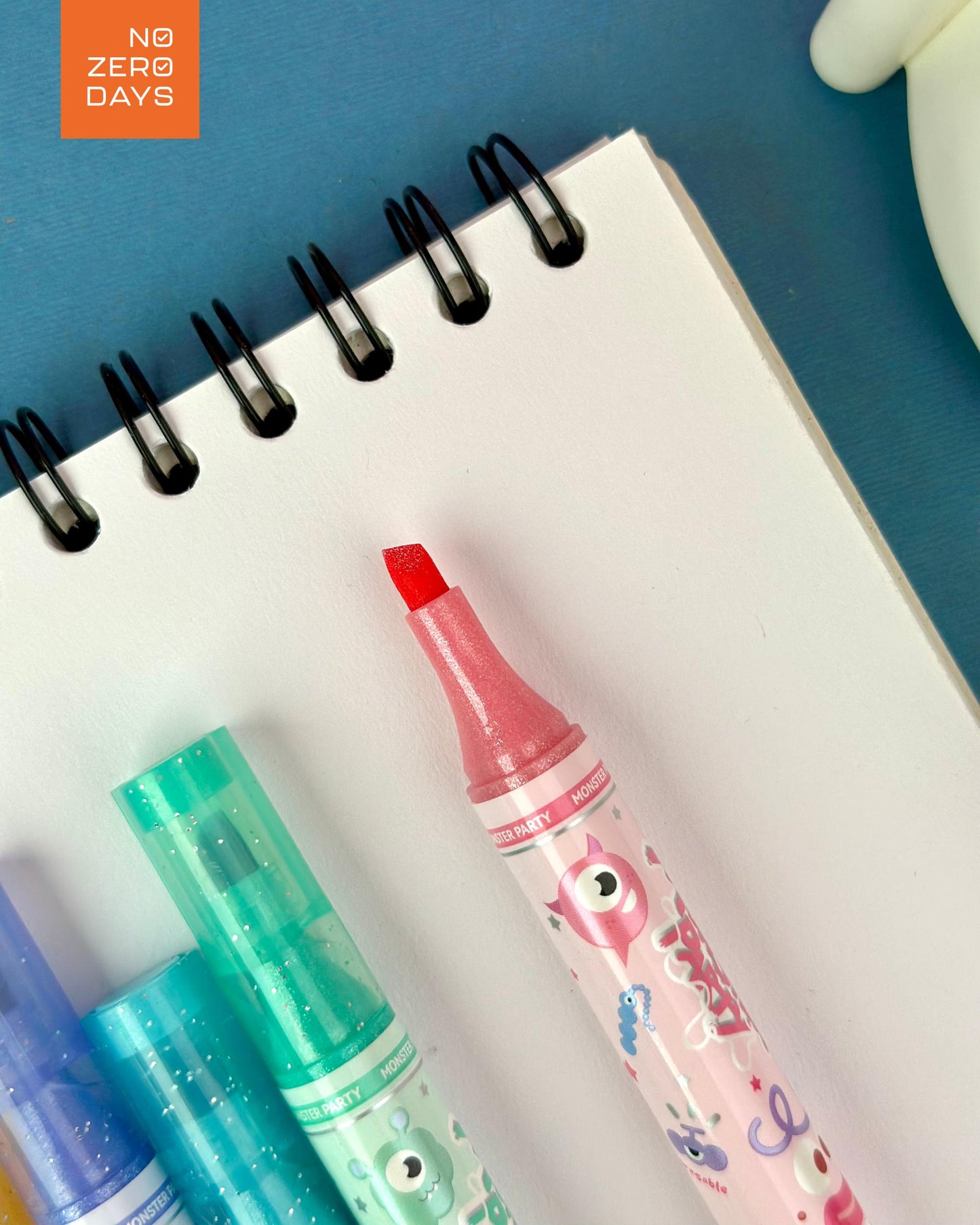 طقم أقلام هايلايتر لامع 6 لون - قابل للمسح