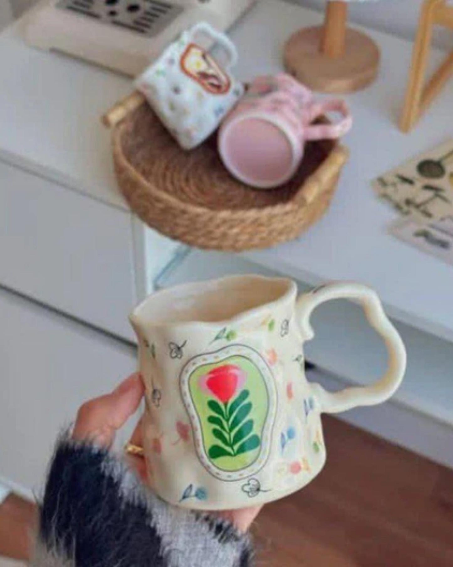 مج سيراميك رسمة ورد بارز