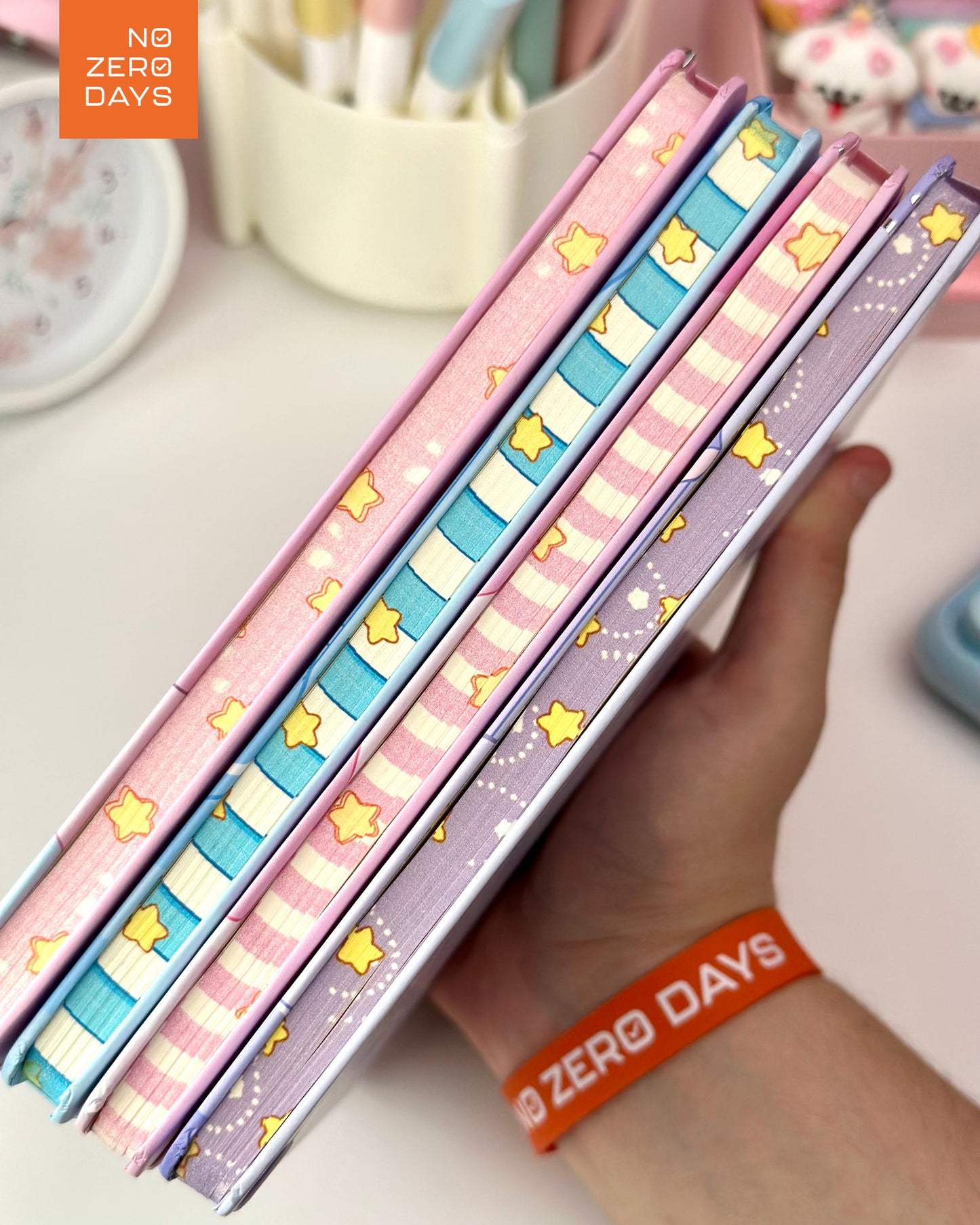 نوت بوك هارد كفر بأستيك - عريض