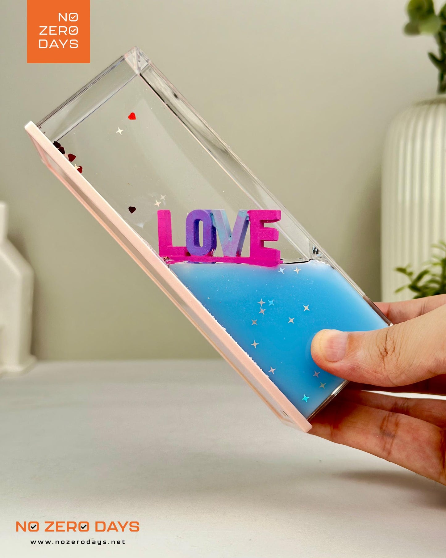 ديكور زجاجي Love لا تغرق - أزرق