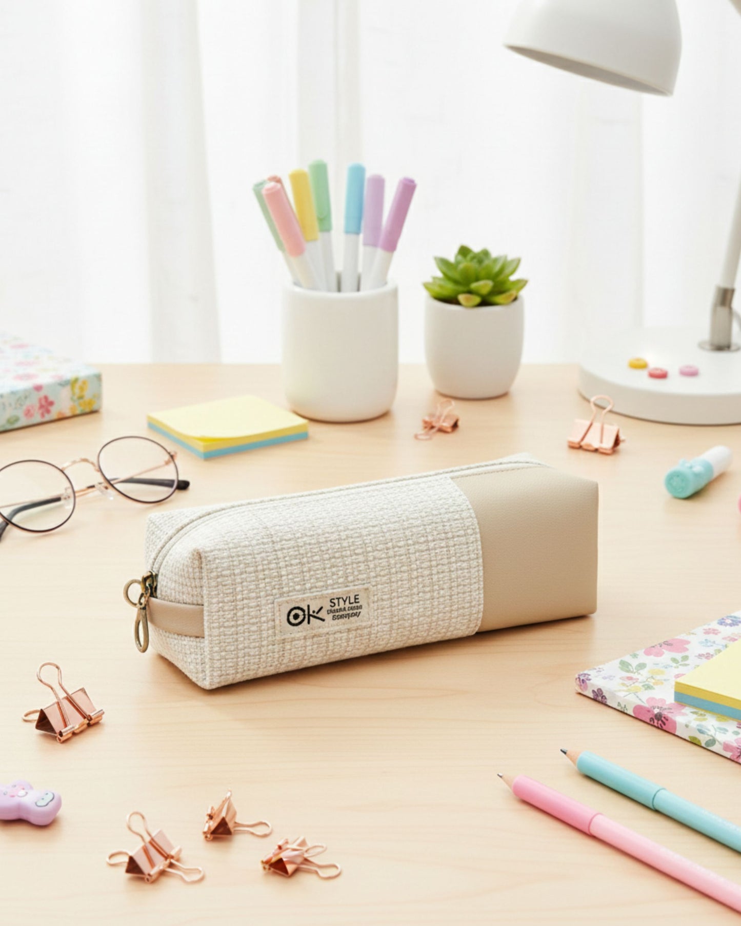 مقلمة قطيفة كلاسيك - أوف وايت