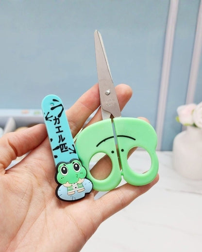 مقص بغطاء تصميم كرتوني - أخضر
