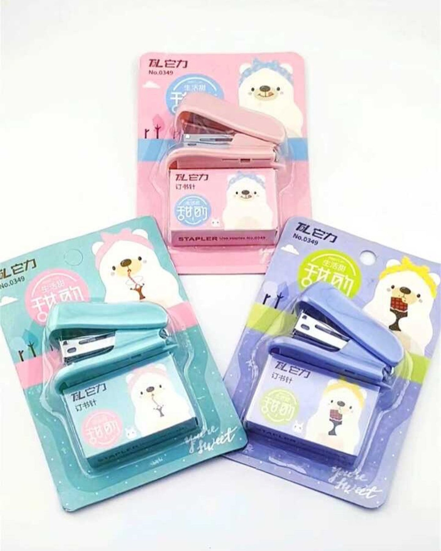 دباسة صغيرة ألوان مع علبة دبابيس - بينك