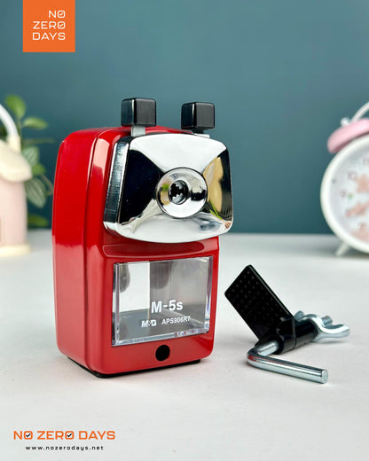 براية مكتب معدن M&G - أحمر