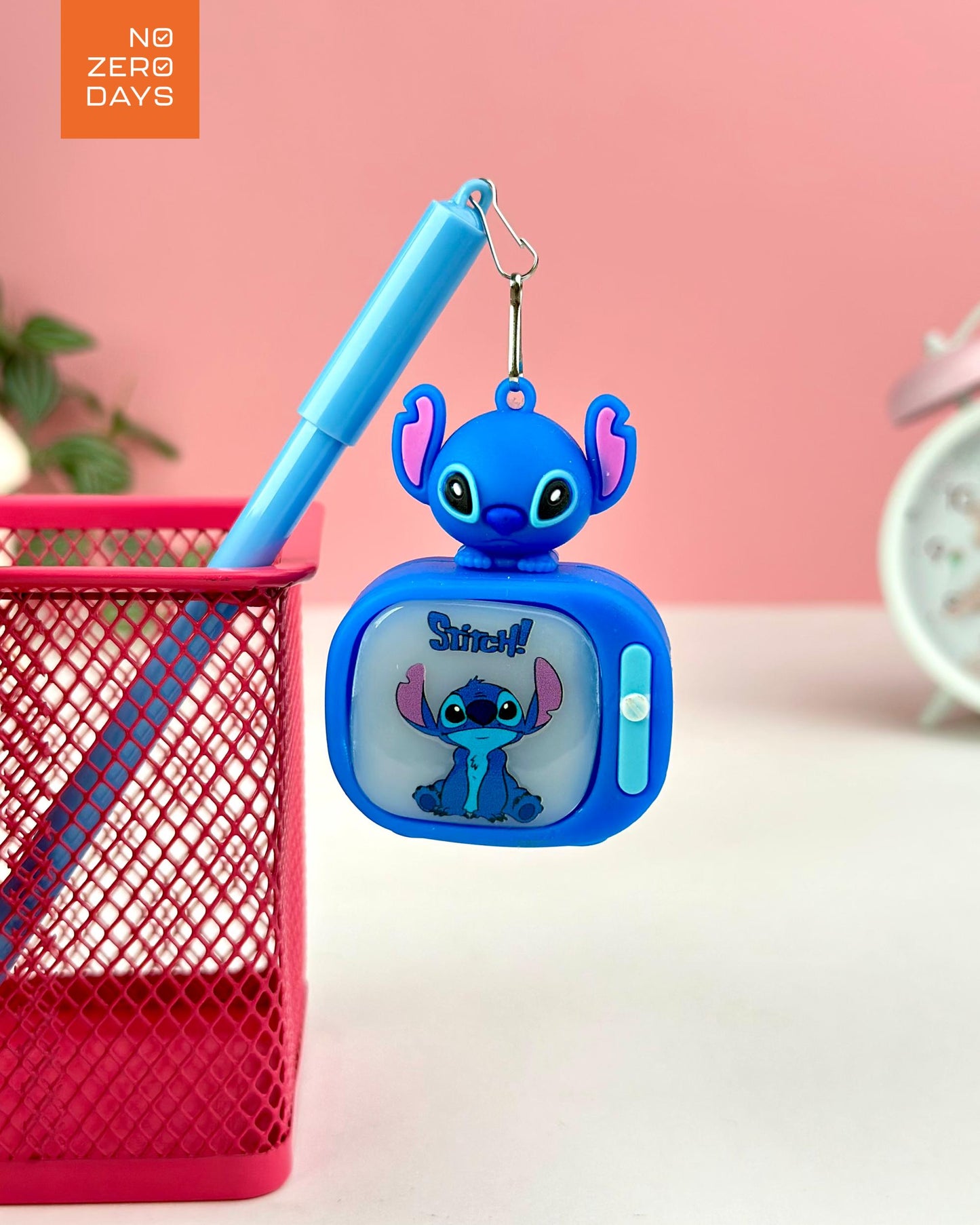 قلم ستيتش مع تلفزيون مضئ