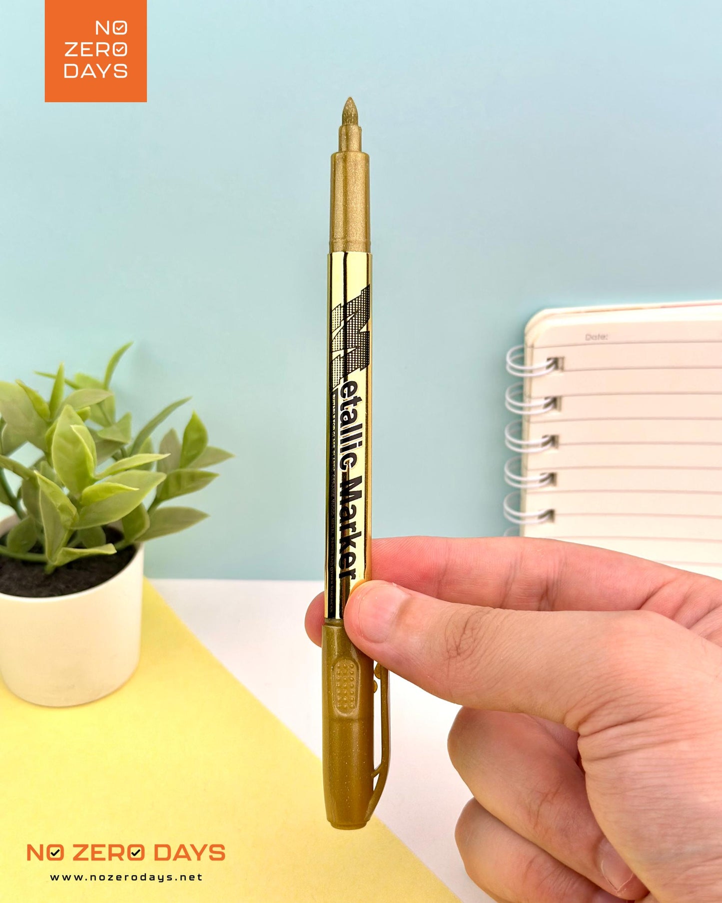 قلم ماركر ميتاليك ذهبي M&G