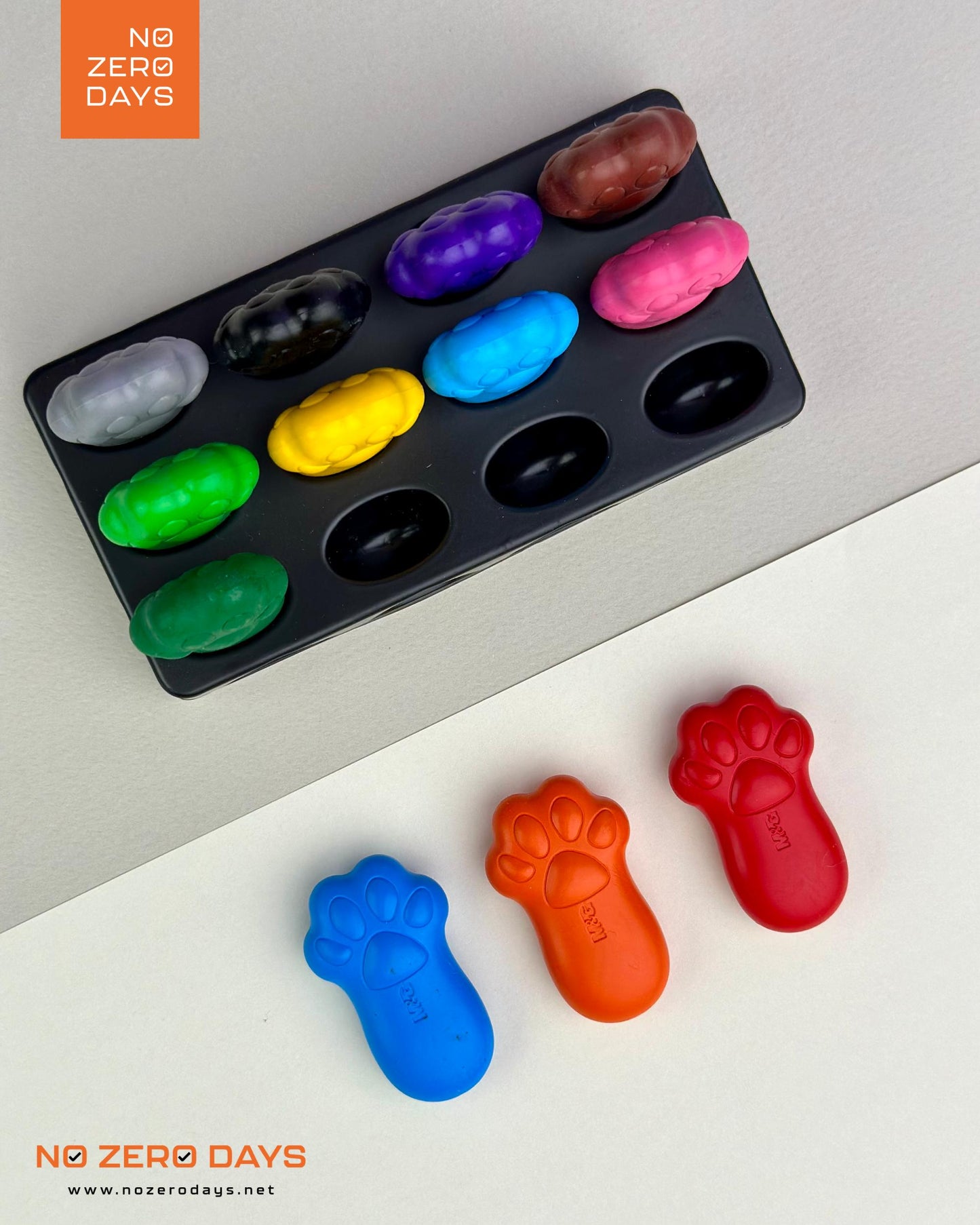 علبة ألوان شمع 12 لون M&G - شكل قطة