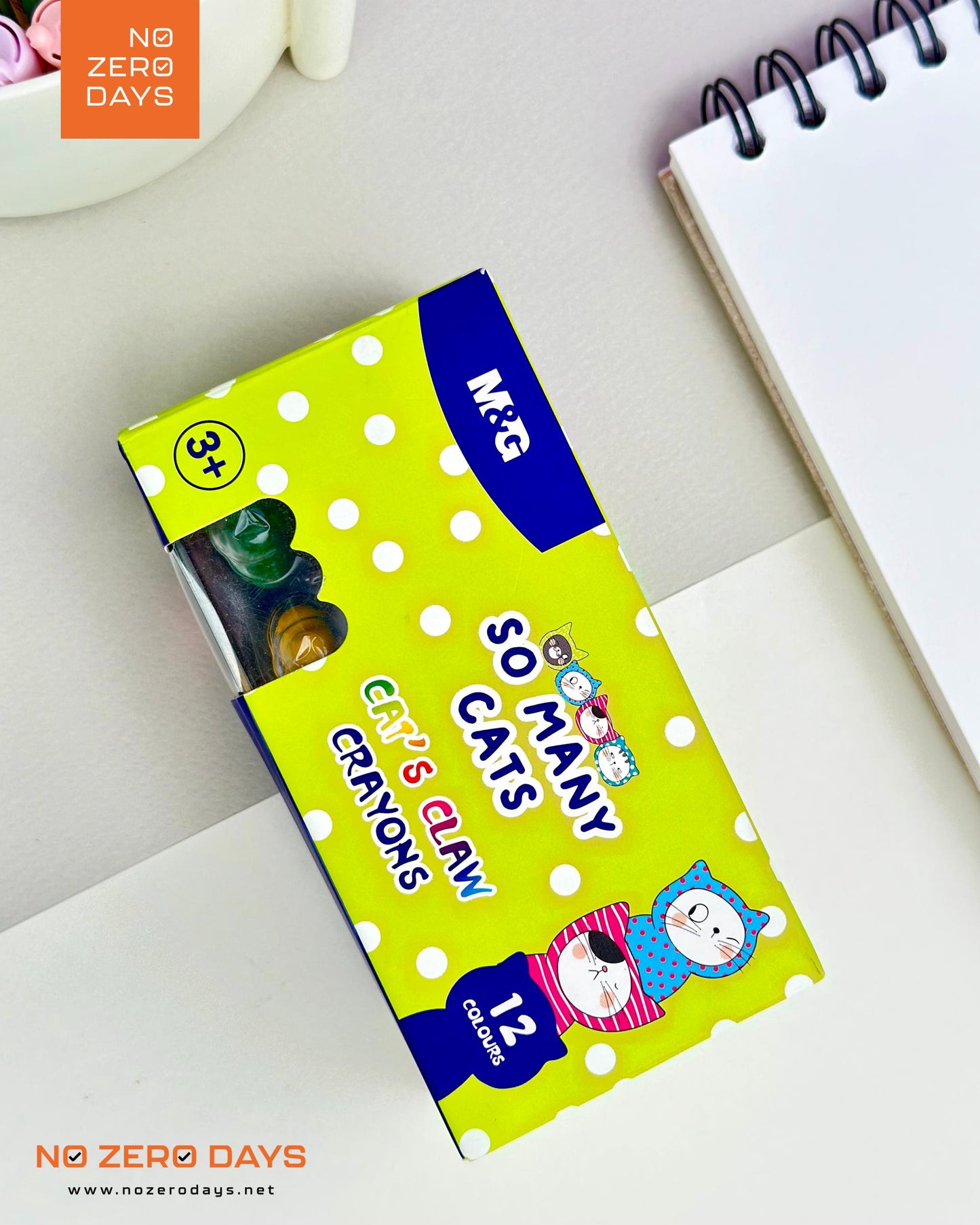 علبة ألوان شمع 12 لون M&G - شكل قطة