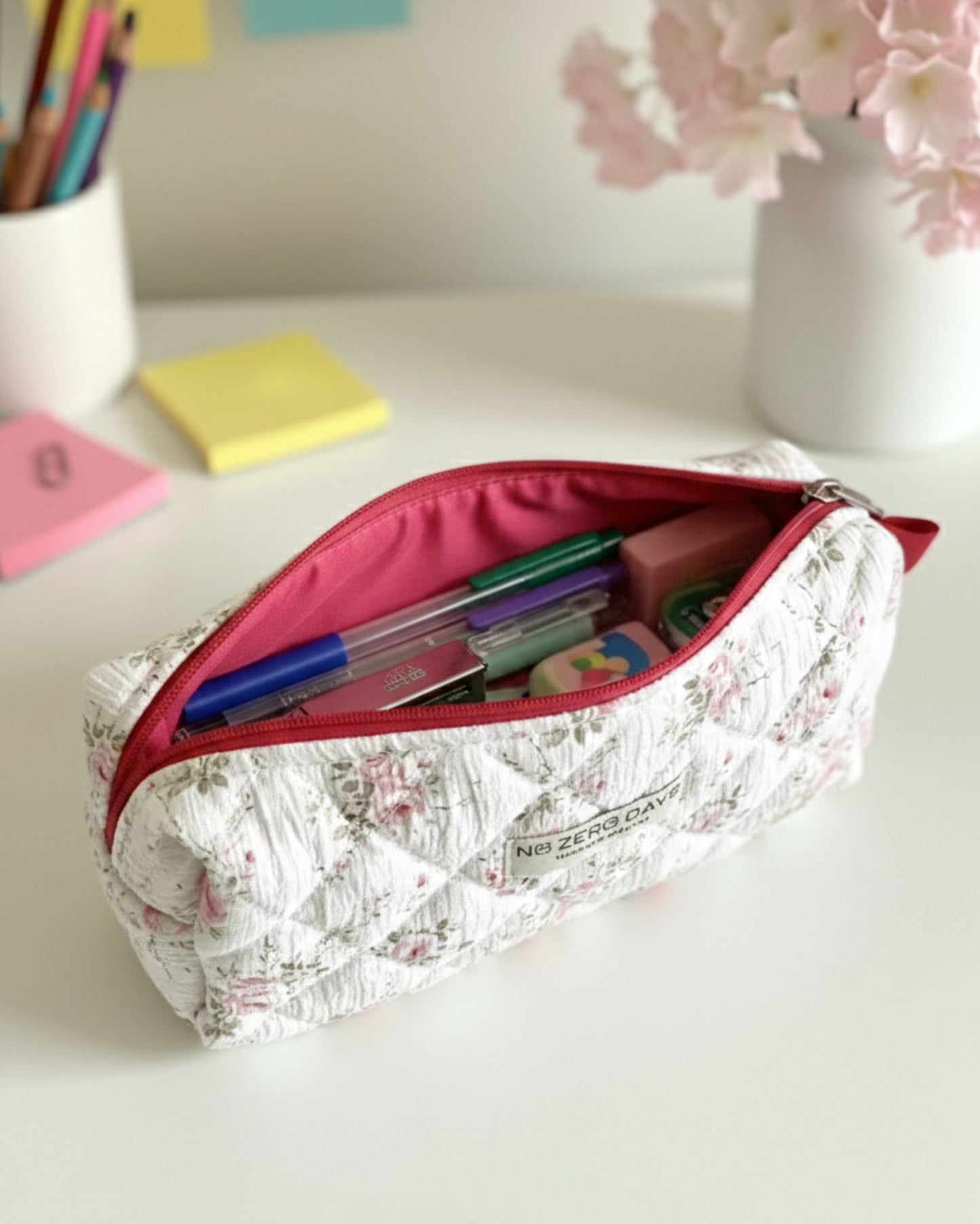 مقلمة قماش مبطنة - ورد