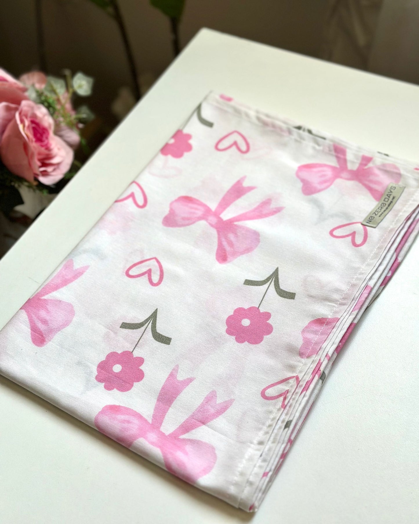 مفرش مكتب فيونكات وقلوب