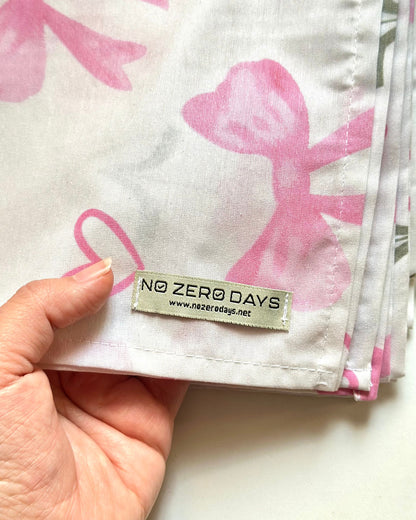 مفرش مكتب فيونكات وقلوب