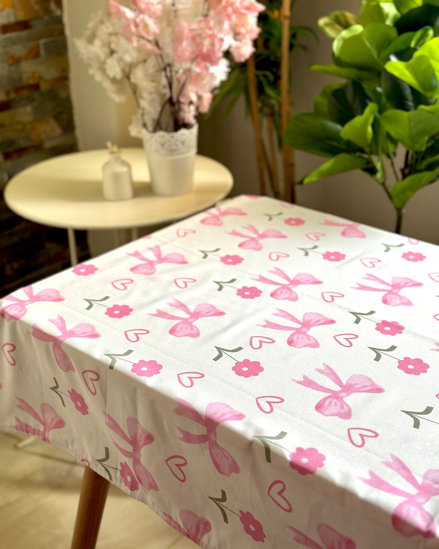 مفرش مكتب فيونكات وقلوب