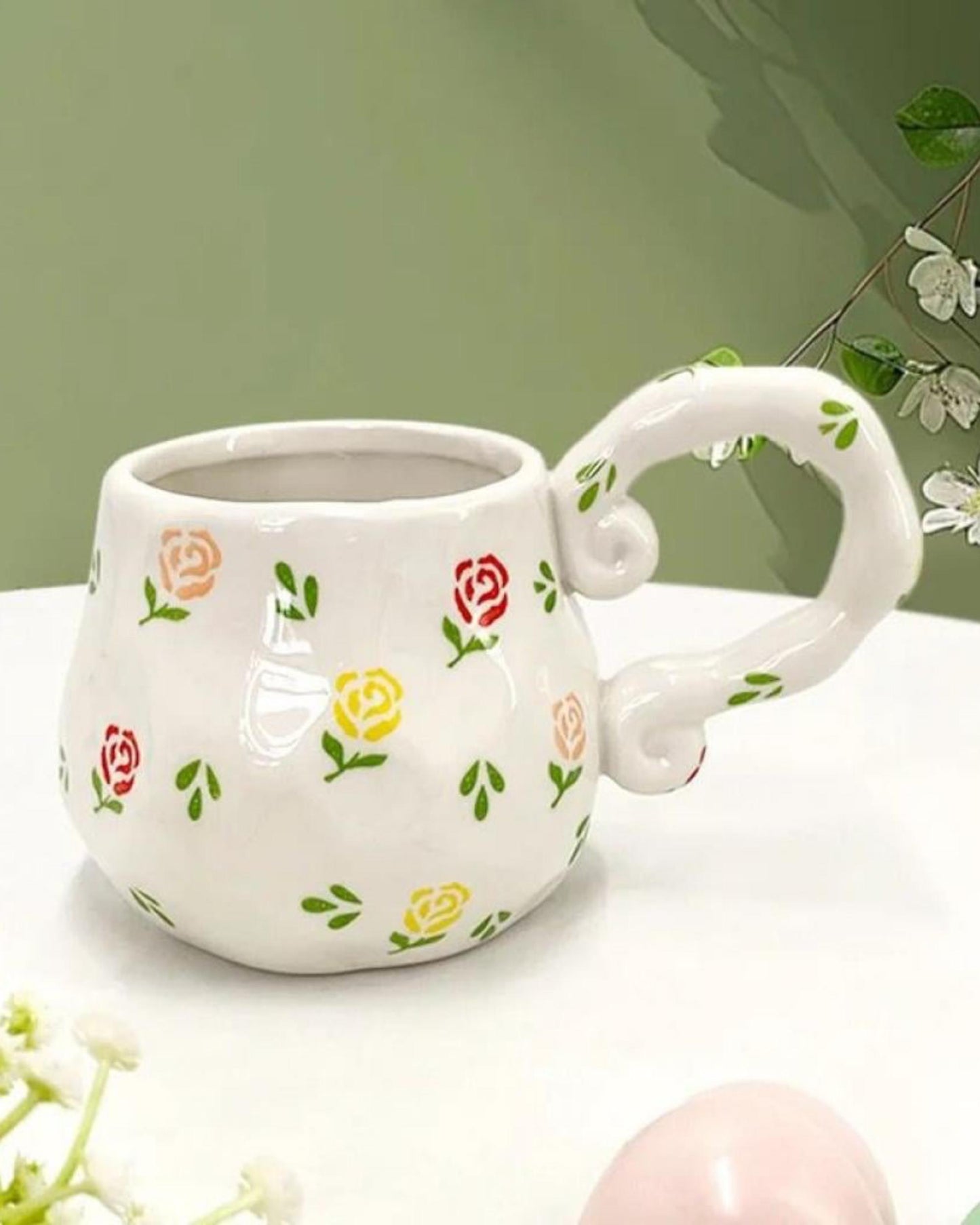 مج سيراميك فلوري كبير - يد مميزة