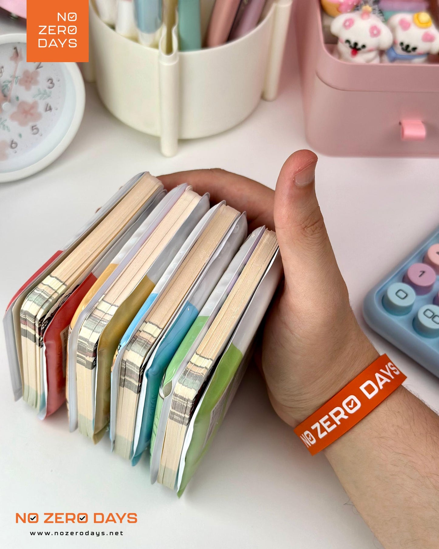 نوت بوك سلك غلاف مجسم بارز - شخصيات كرتونية