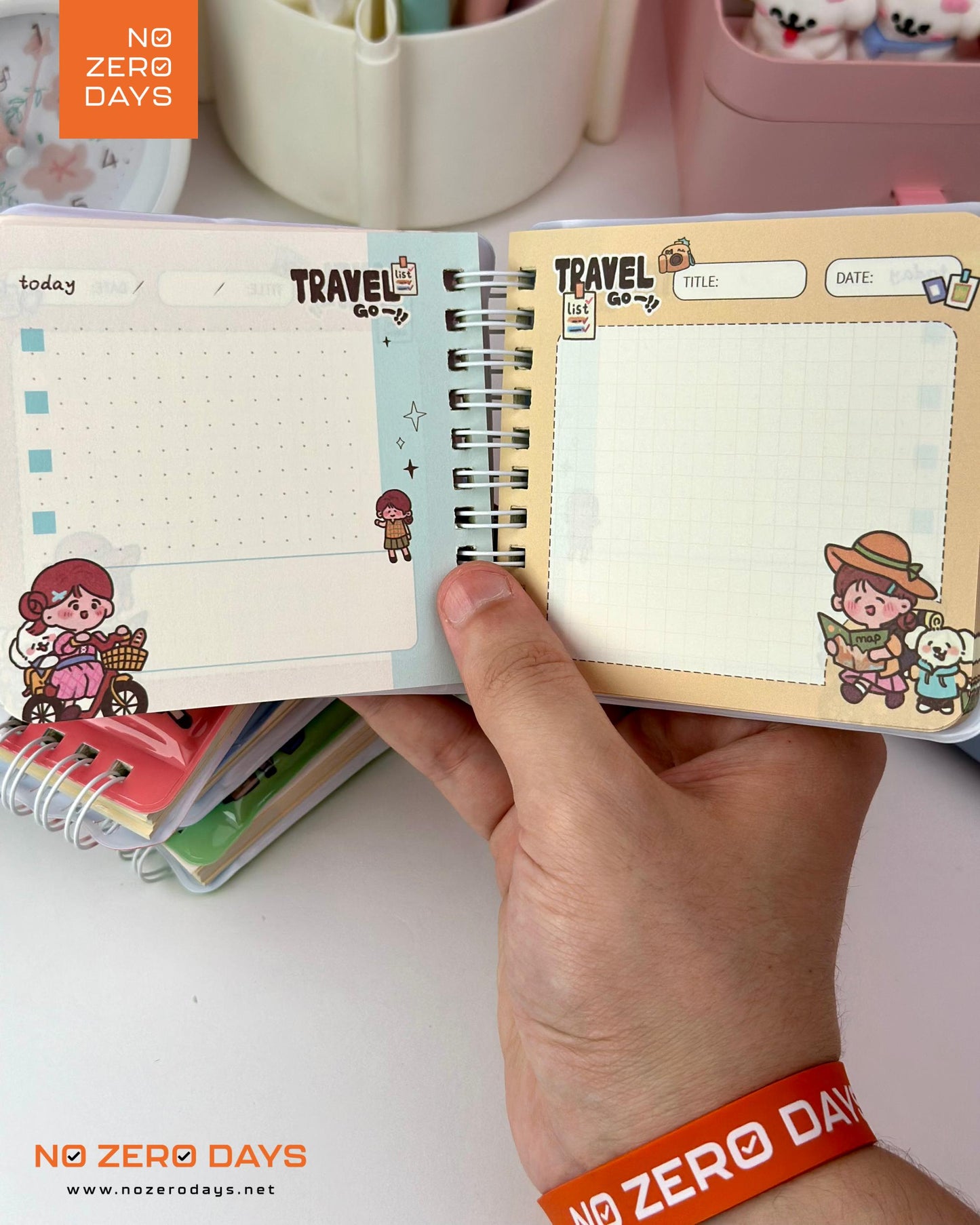 نوت بوك سلك غلاف مجسم بارز - شخصيات كرتونية