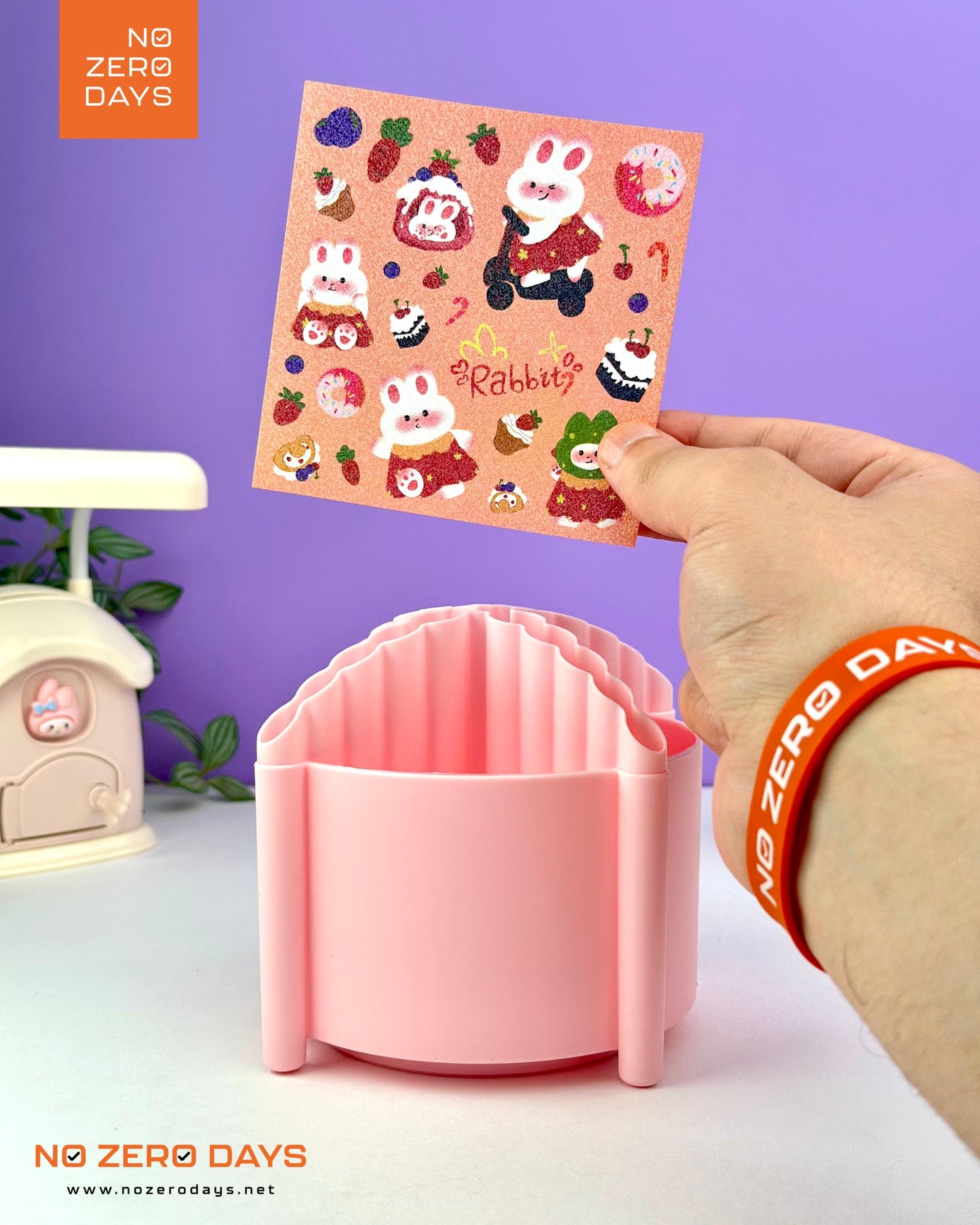 منظم أقلام 360 درجة M&G - بينك