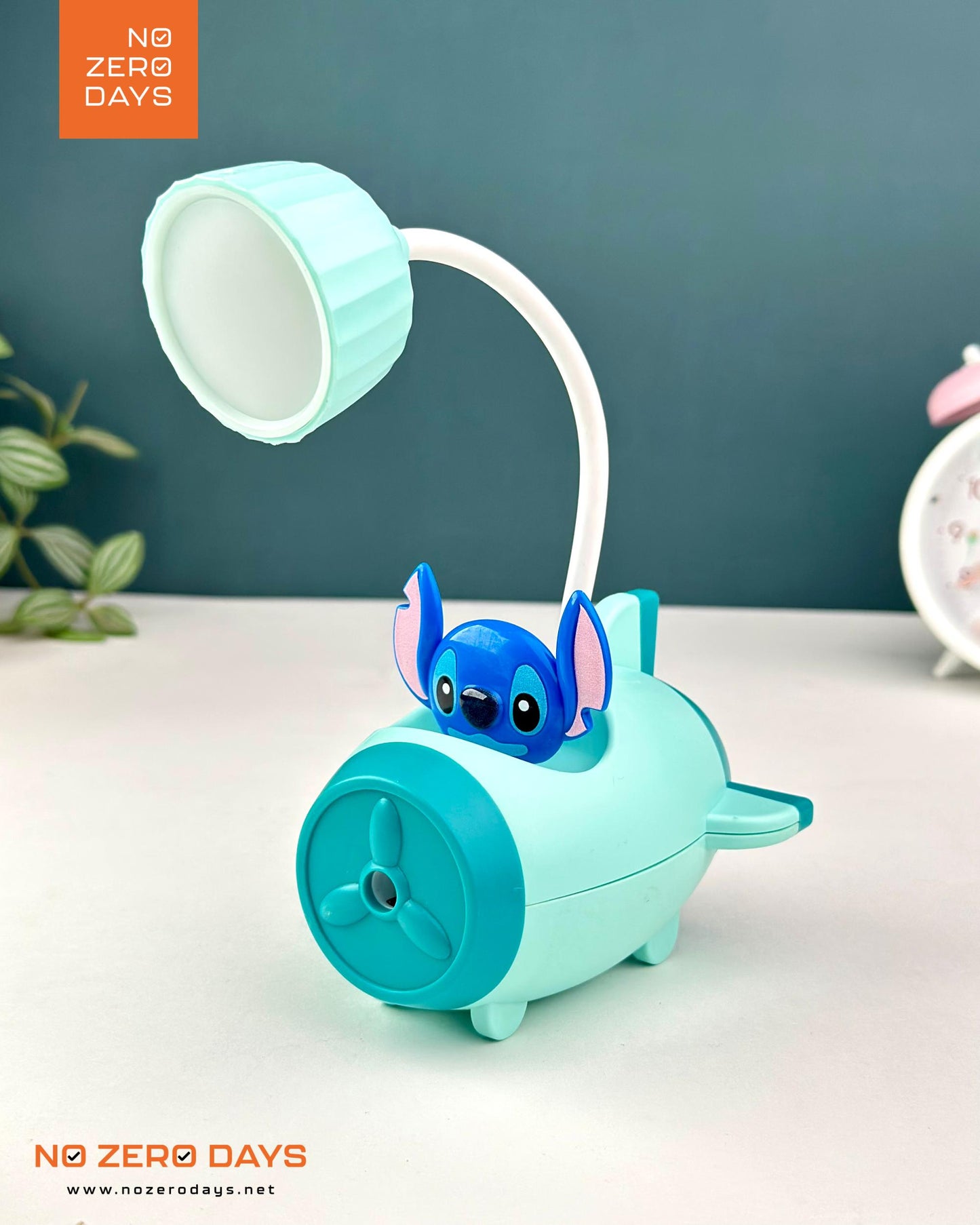 أباجورة ليد شحن شكل ستيتش - أزرق