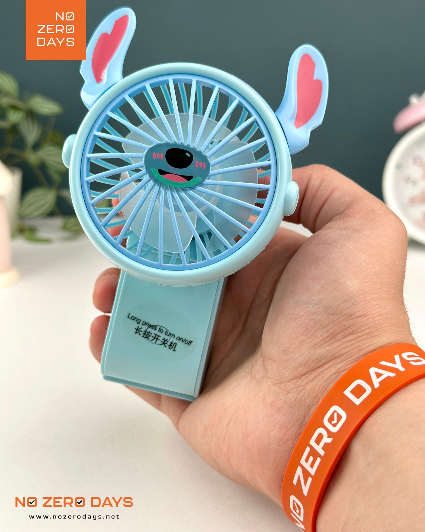 مروحة يد ومكتب - مجسم ستيتش أزرق