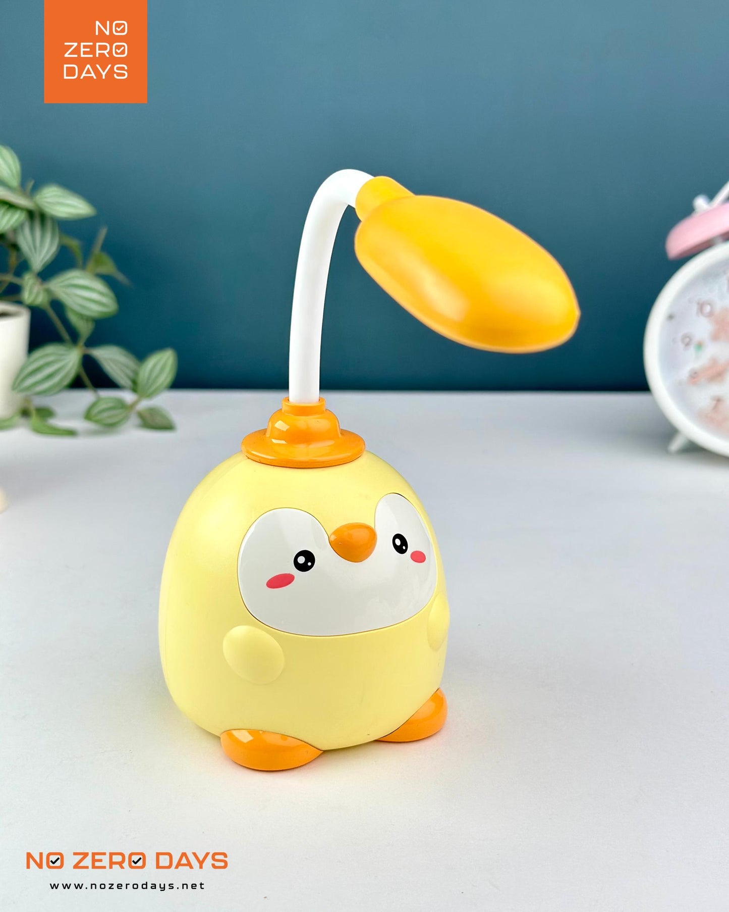 أباجورة ليد شحن شكل بطريق - أصفر