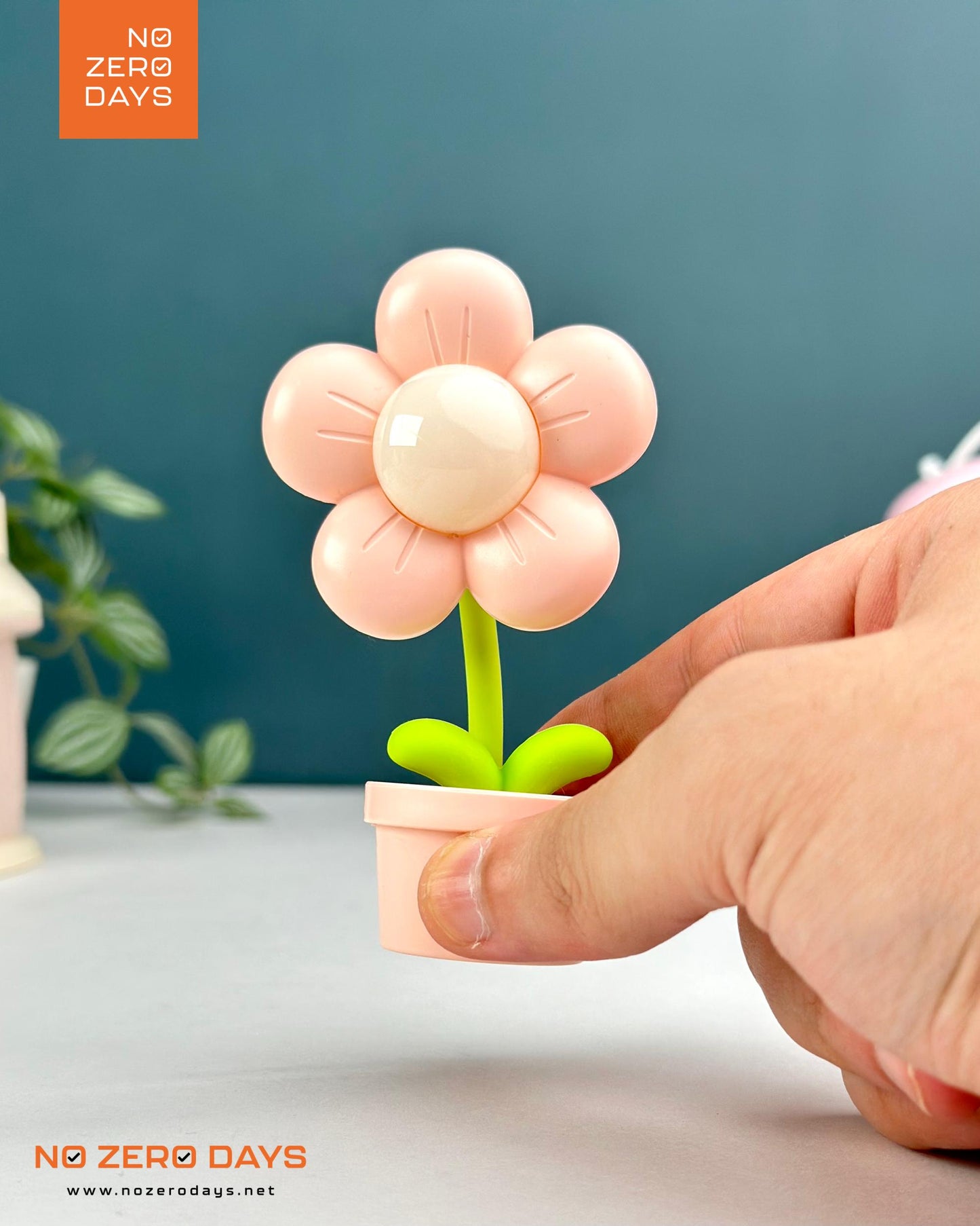 أباجورة ليد صغيرة شكل وردة