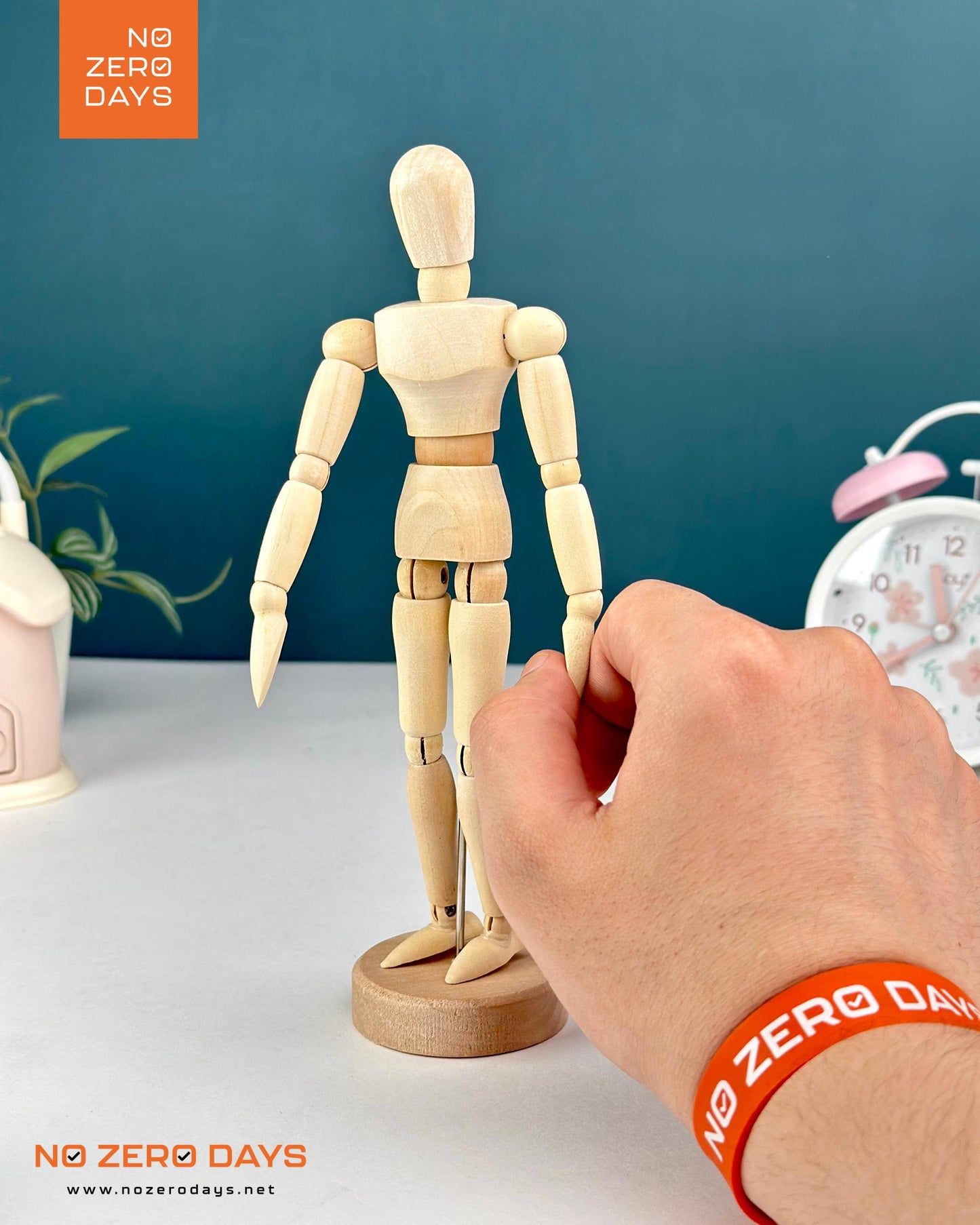 مانيكان خشب للمكتب بمفاصل متحركة