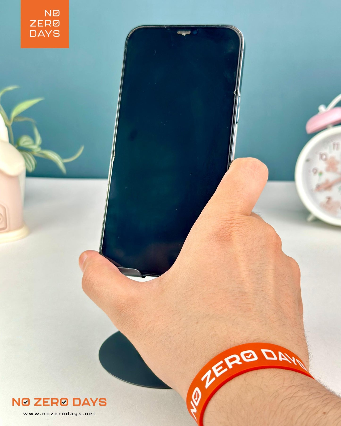 ستاند موبايل للمكتب معدني - دوران 360 درجة