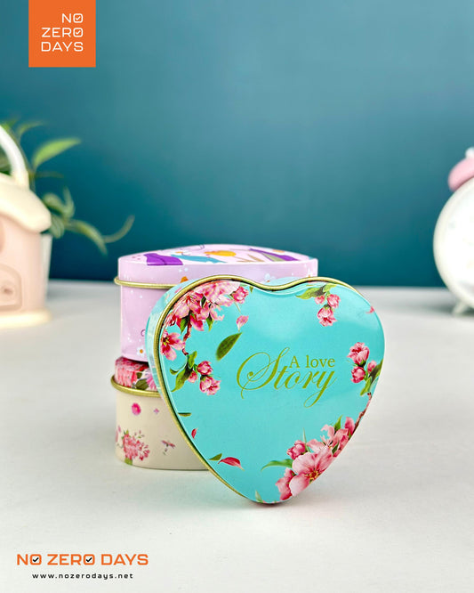 شمعة عطرية في علبة معدن شكل قلب - أخضر