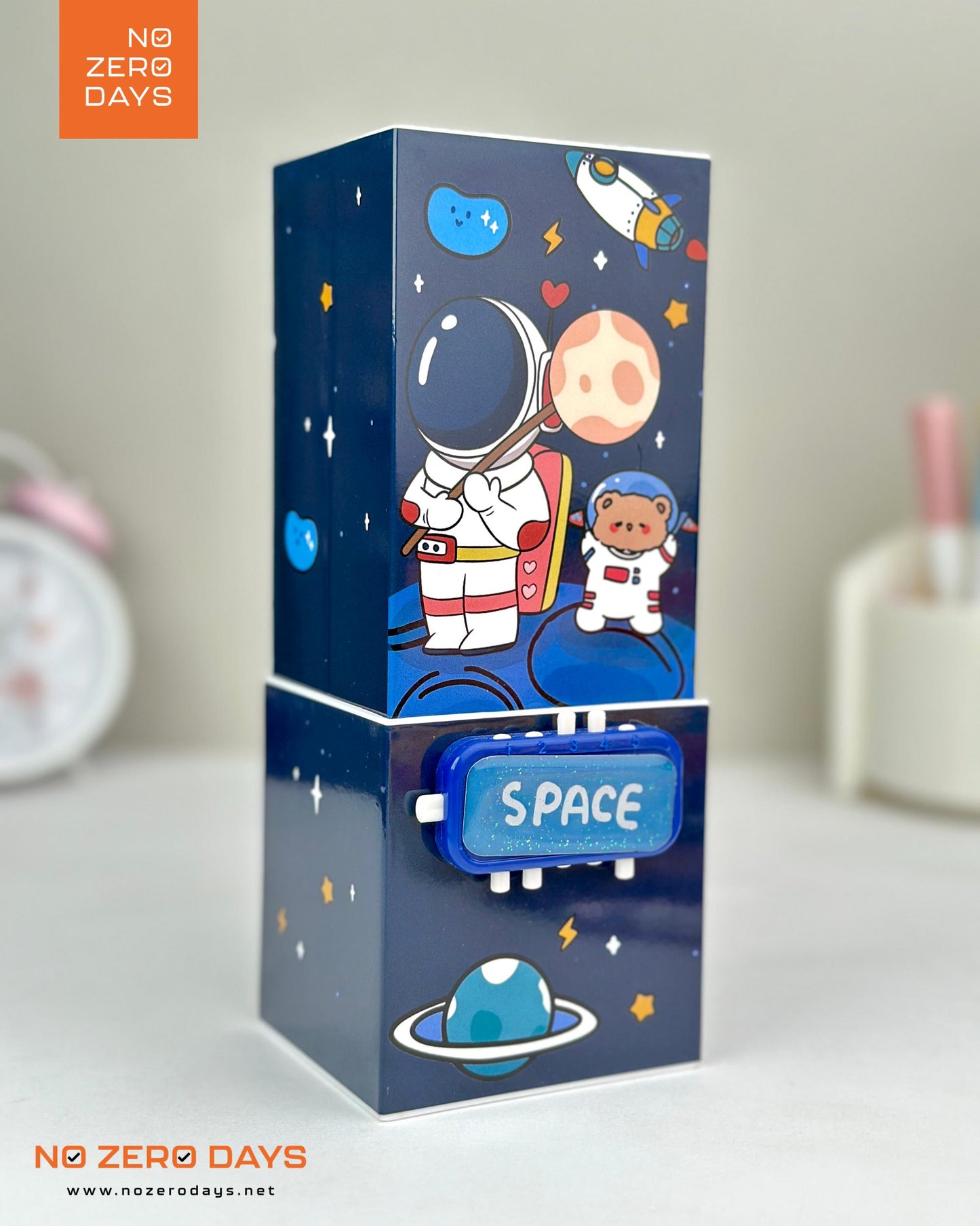 منظم مكتب بلاستيك بمراية وقفل - فضاء