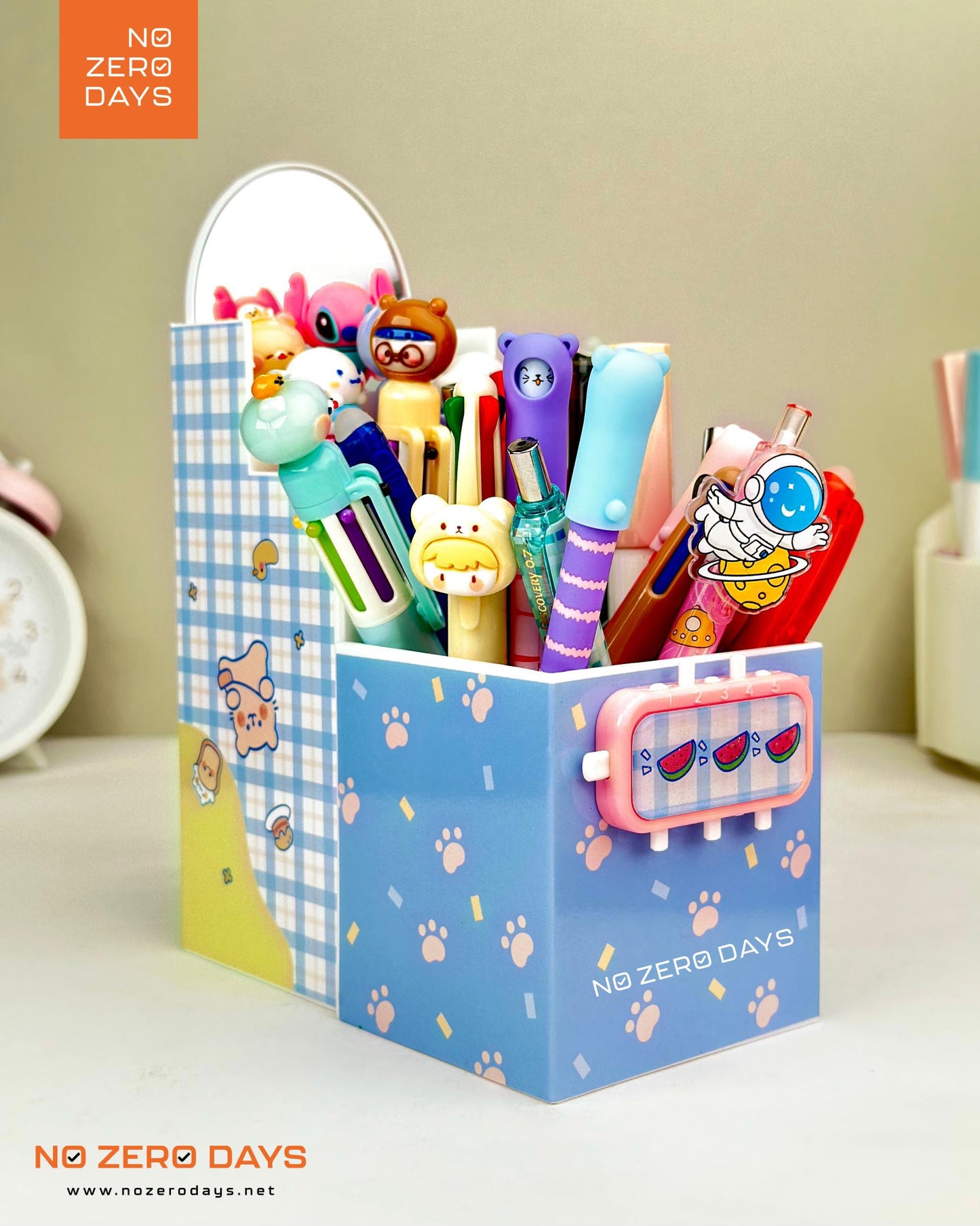 منظم مكتب بلاستيك بمراية وقفل