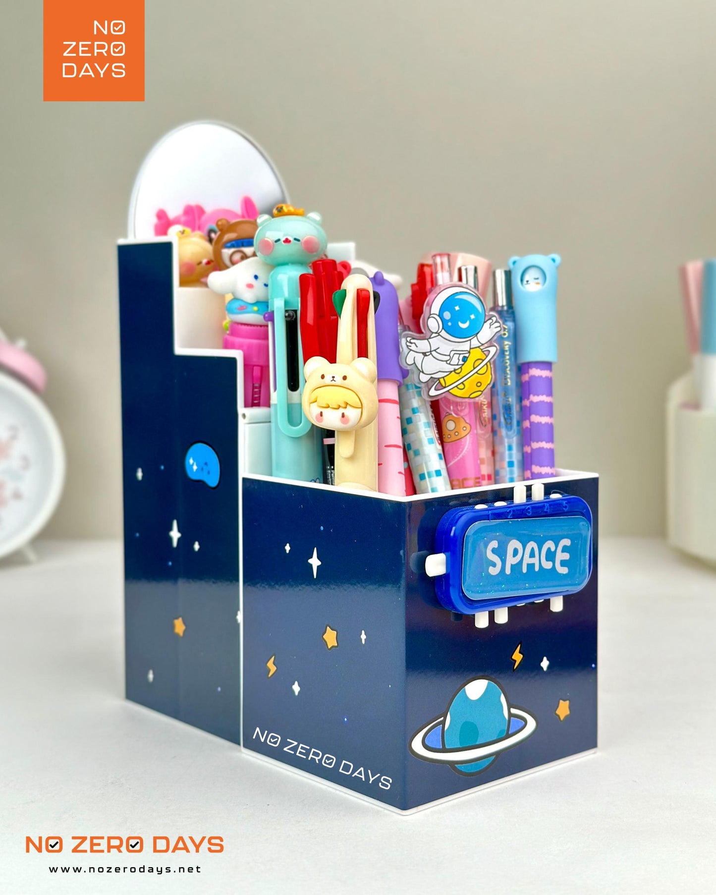 منظم مكتب بلاستيك بمراية وقفل - فضاء